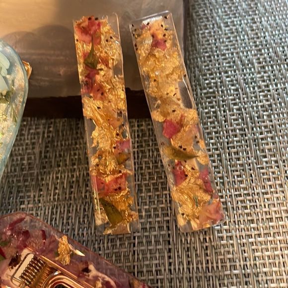 #1 Pressed Flower Hair Clip Set of 2 - Picture 6 of 9